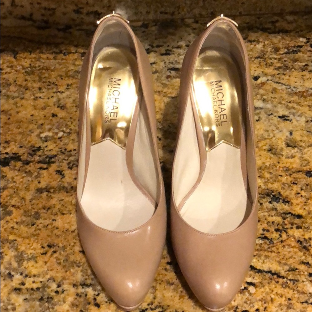 Michael Kors pumps